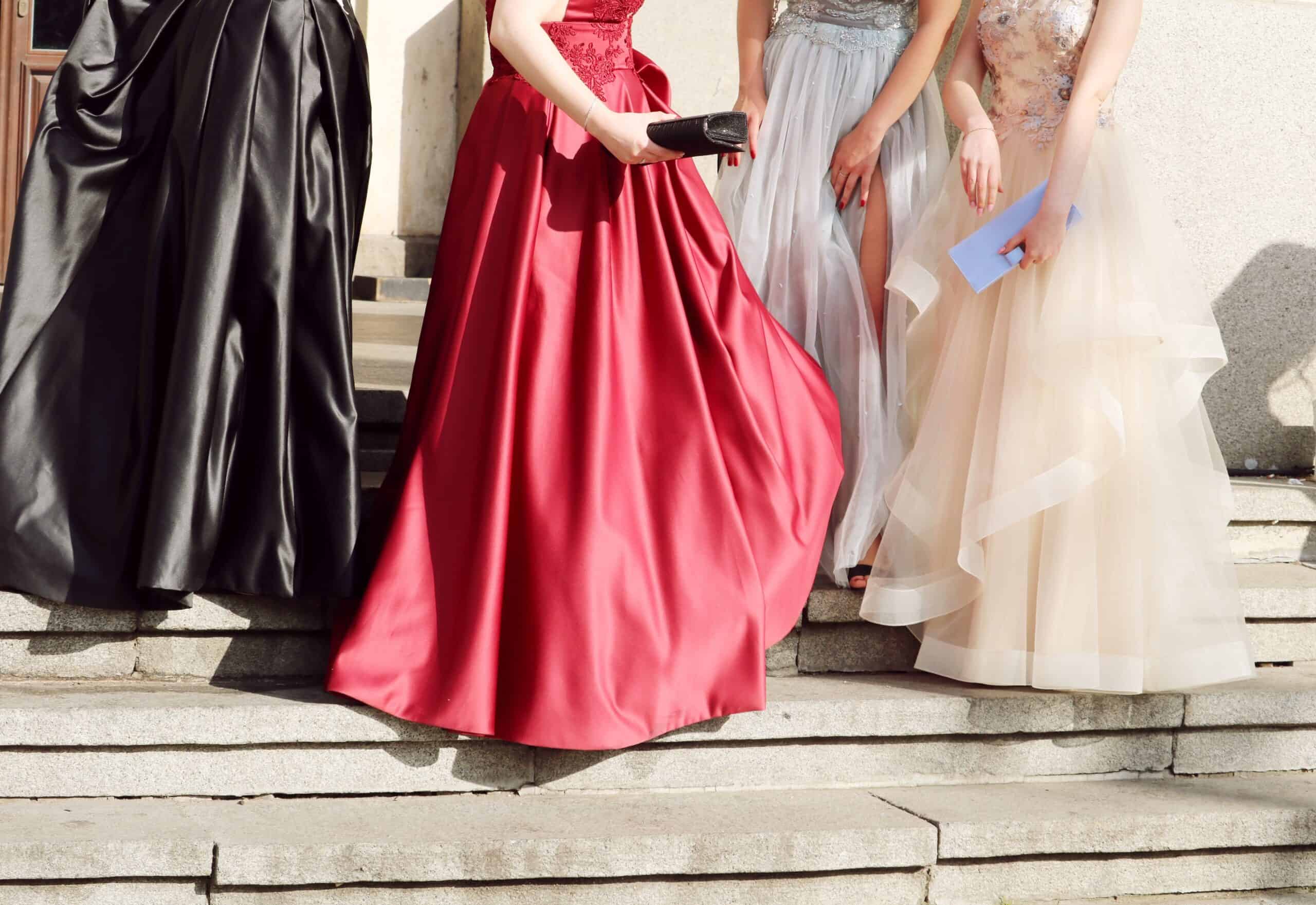 cinderella-escape-from-ball-beautiful-young-lady-runs-away-loses-her-shoe